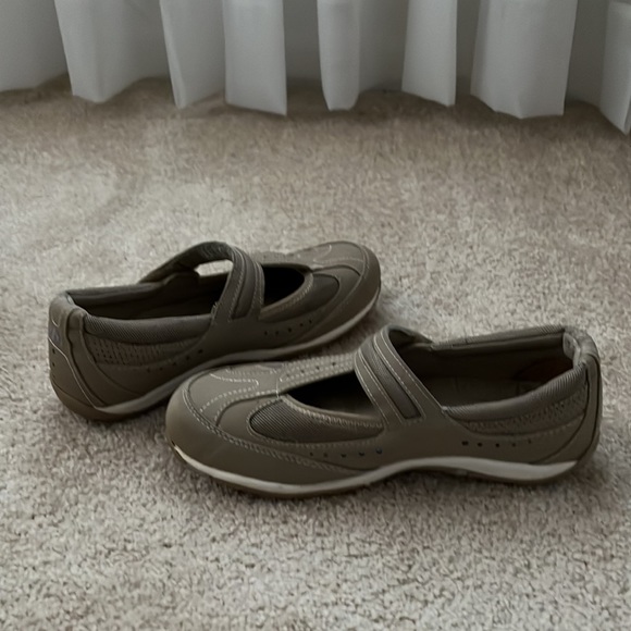 Ryka T Strap walking shoes - Picture 7 of 11